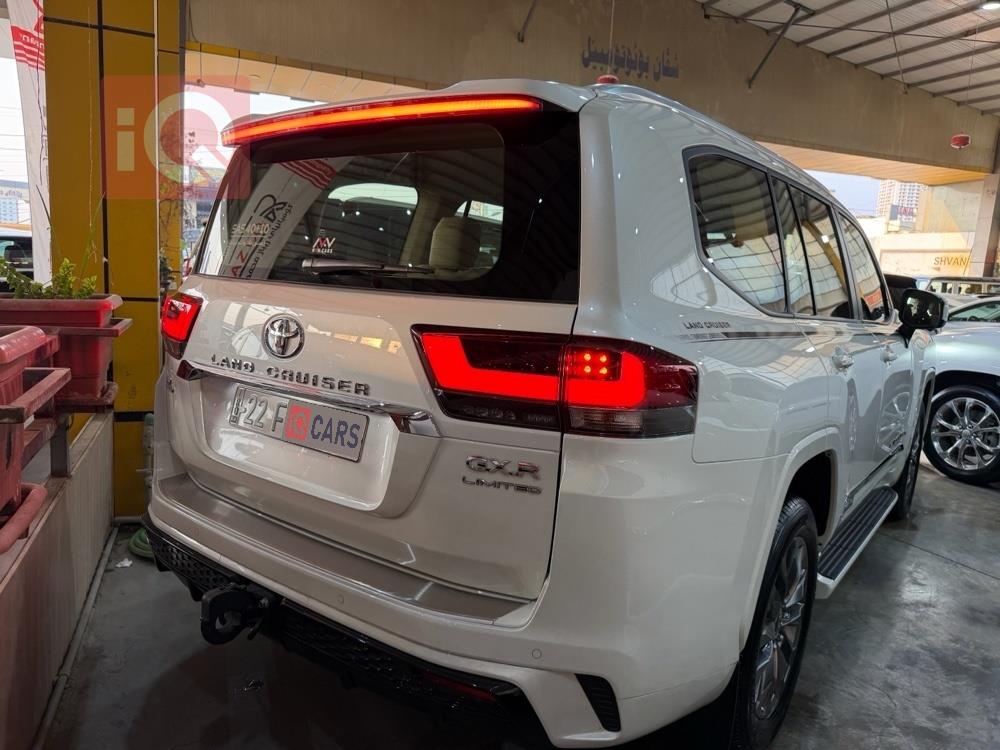 تۆیۆتا لاند کروزەر